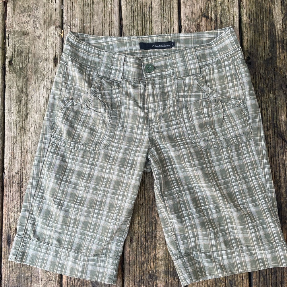 Calvin Klein Women's Plaid Cargo Shorts - Gray Vintage Y2K cute
